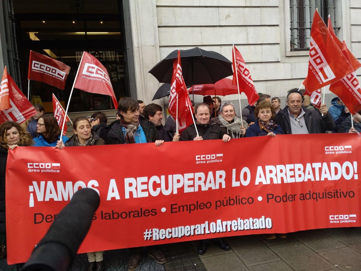 Concentracin frente a la Delegacin del Gobierno en Cantabria