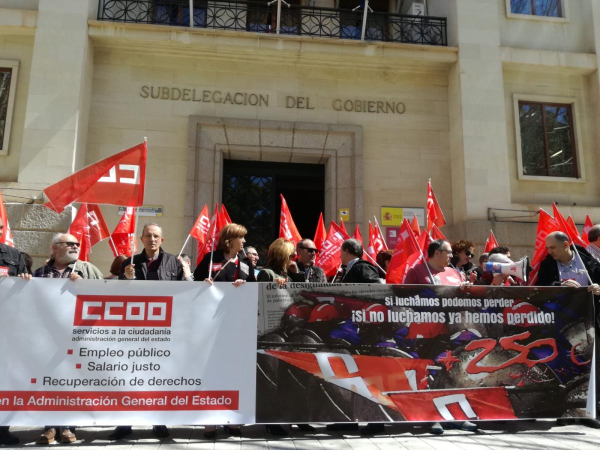 El sindicato exige en Albacete la inmediata recuperacin de sus derechos laborales y un incremento salarial lineal de 250 euros