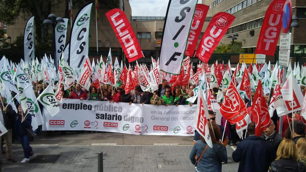 Concentracin de Valladolid frente a la Delegacin de Gobierno en Castilla y Len
