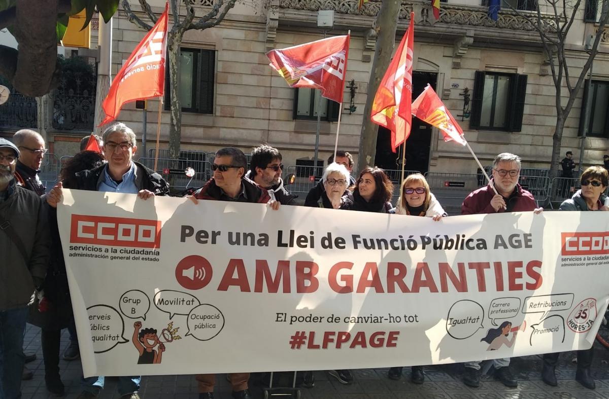 Concentraci davant de la Delegaci del Govern a Catalunya