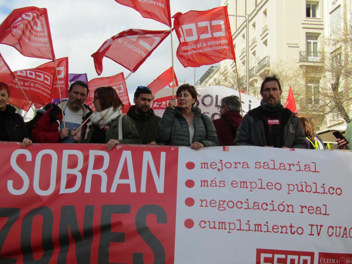Concentracin #NosSobranRazones en la AGE delante del Congreso de los Diputados