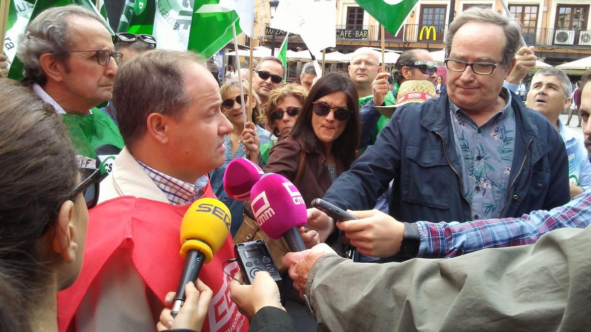 Concentracin en Toledo (11/6/2018) Jos Manuel Vera (CCOO) atendiendo a los medios